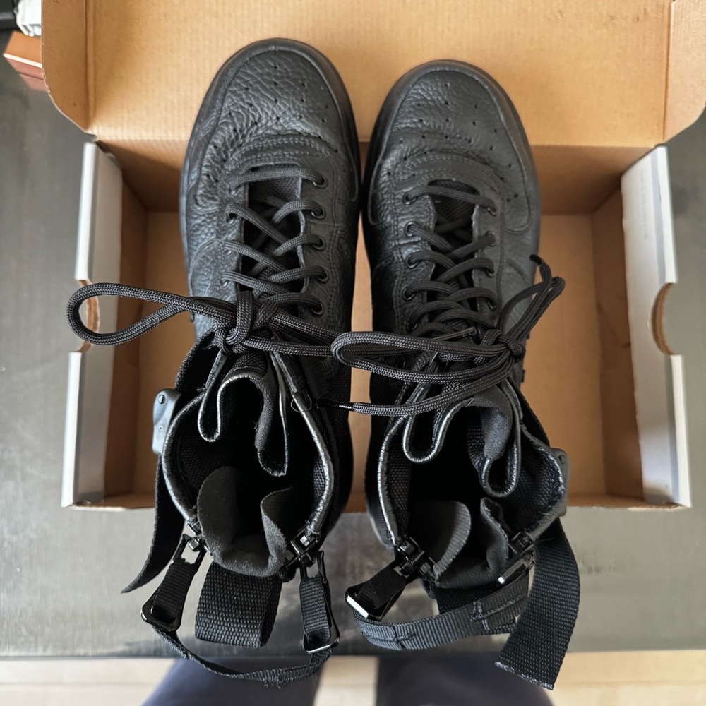 Nike SF Air Force 1 Mid Triple Black - Picture 4 of 5